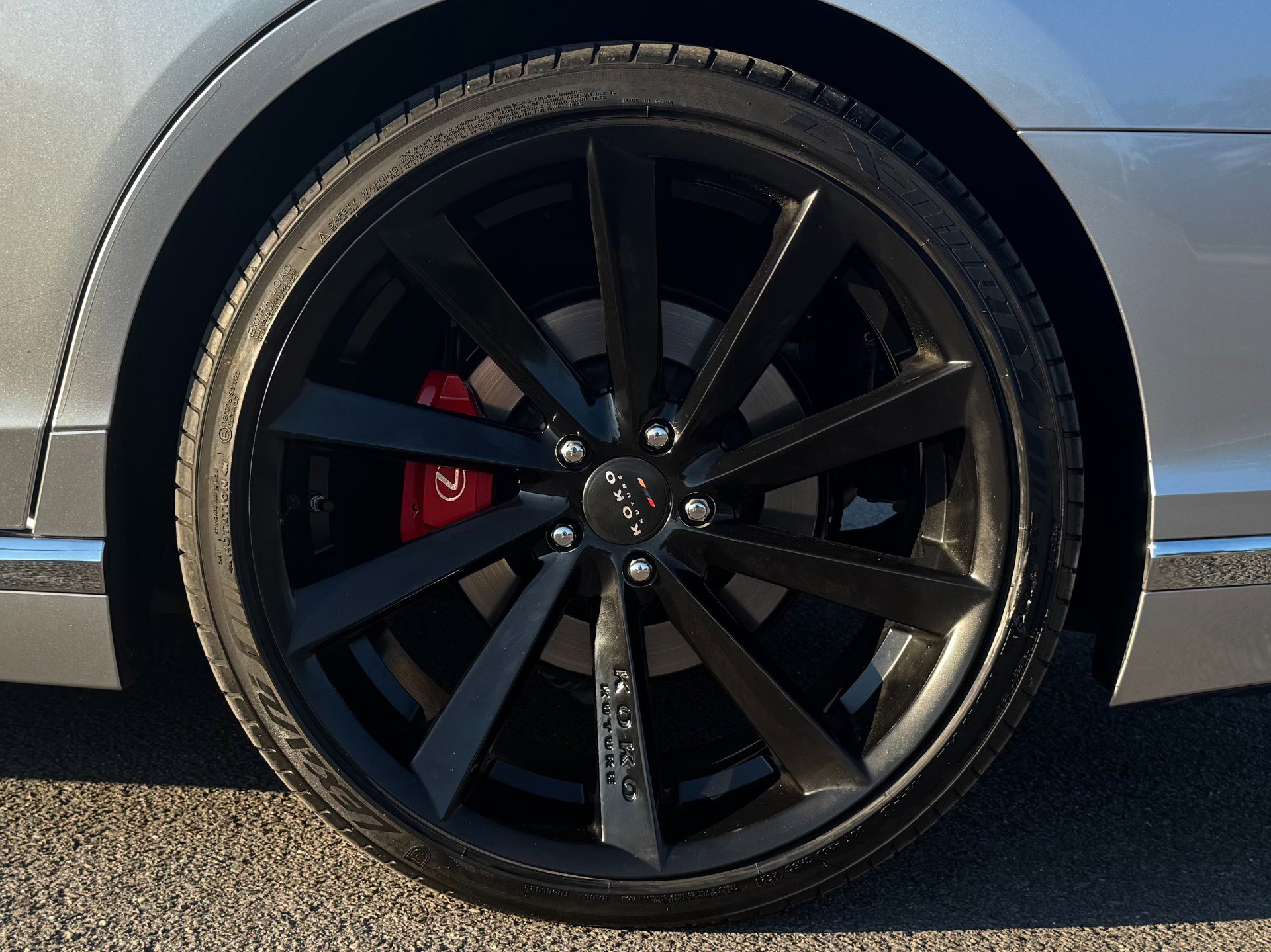 Used 2023 Lexus LS 500h AWD w/ Luxury Package image 12