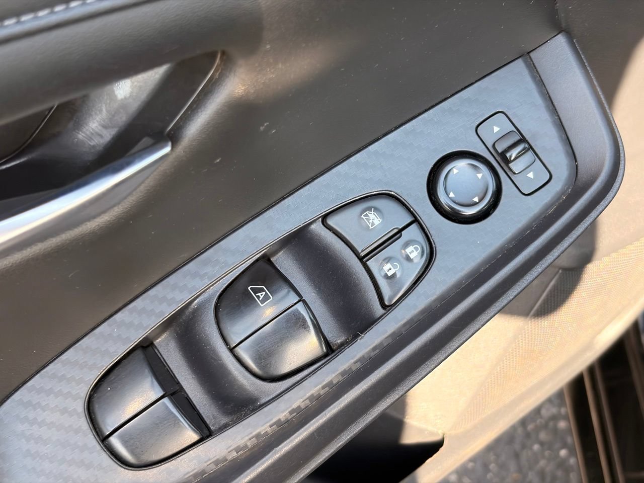 Certified 2024 Nissan Sentra SV FWD image 22
