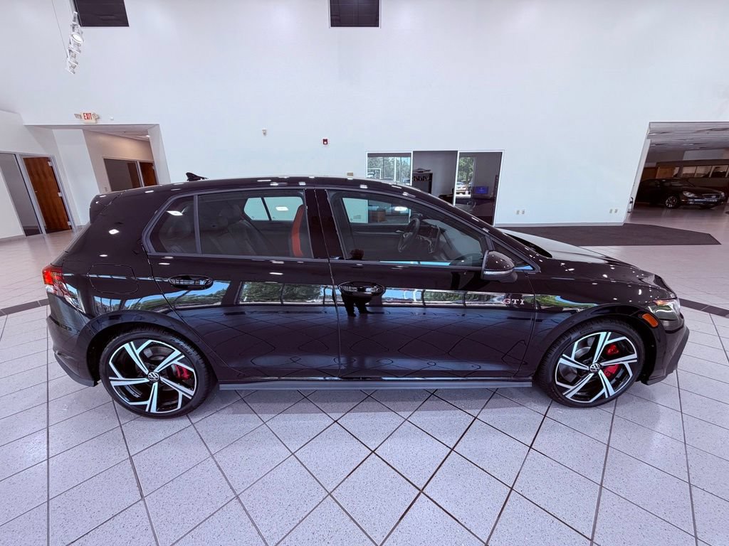 Used 2026 Volkswagen GTI SE FWD image 15
