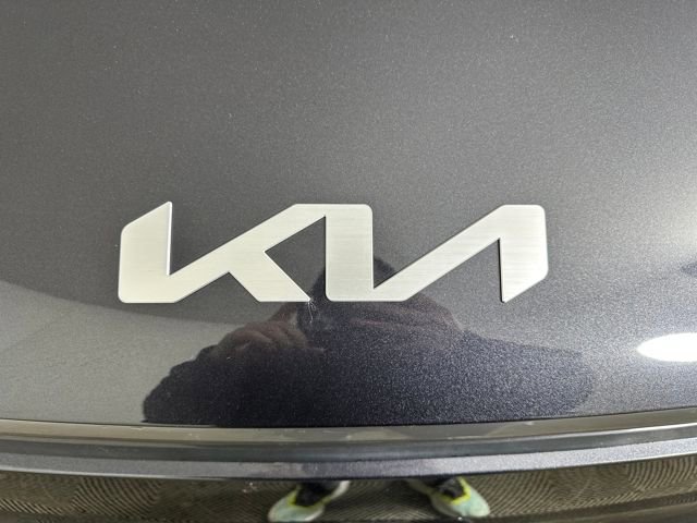 Used 2024 Kia EV9 Wind image 9