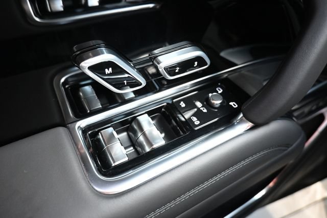 Used 2025 Land Rover Range Rover SE AWD/4WD image 39