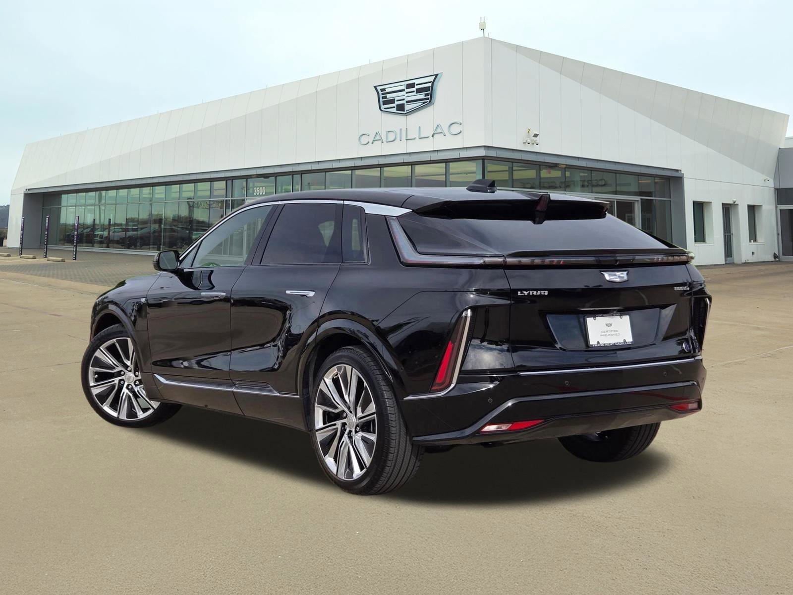 Certified 2025 Cadillac Lyriq Luxury w/ LPO, Floor Liner Package AWD/4WD image 4