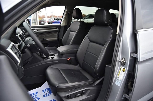 Certified 2021 Volkswagen Atlas SE w/ Towing Package image 19