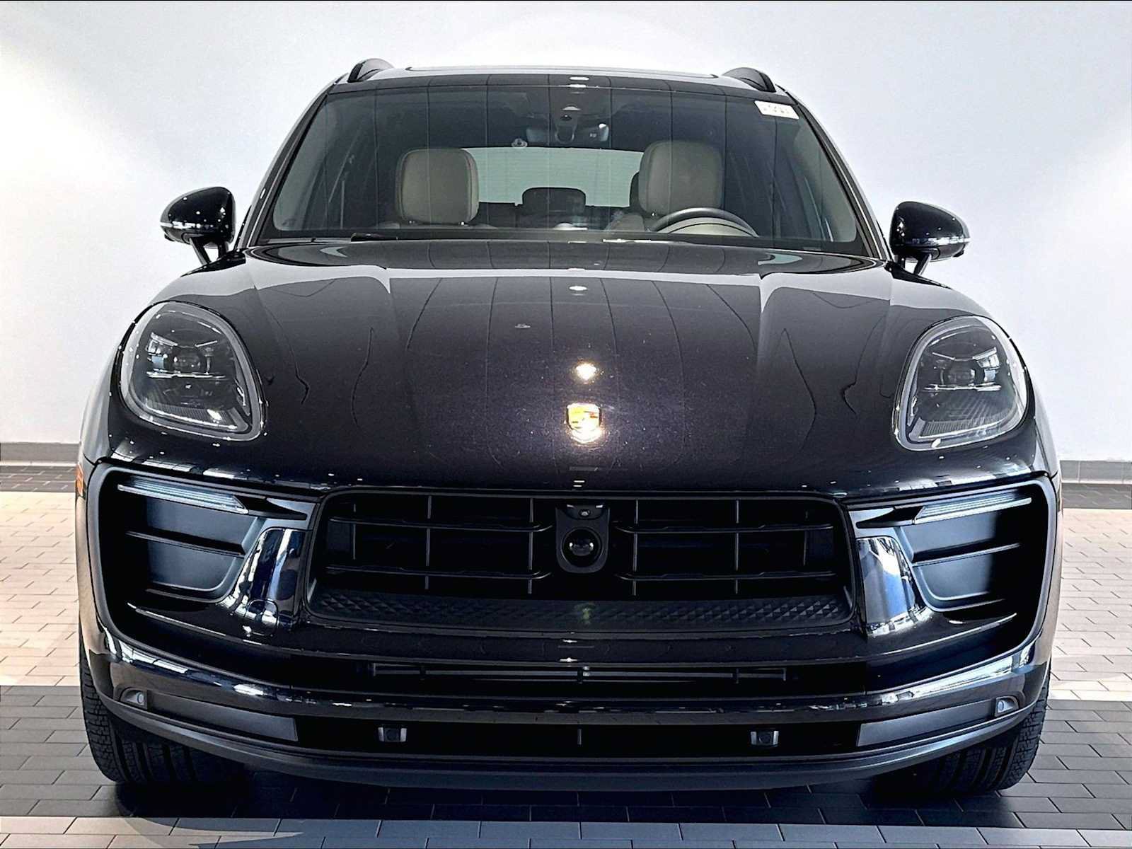 Used 2026 Porsche Macan AWD/4WD image 13