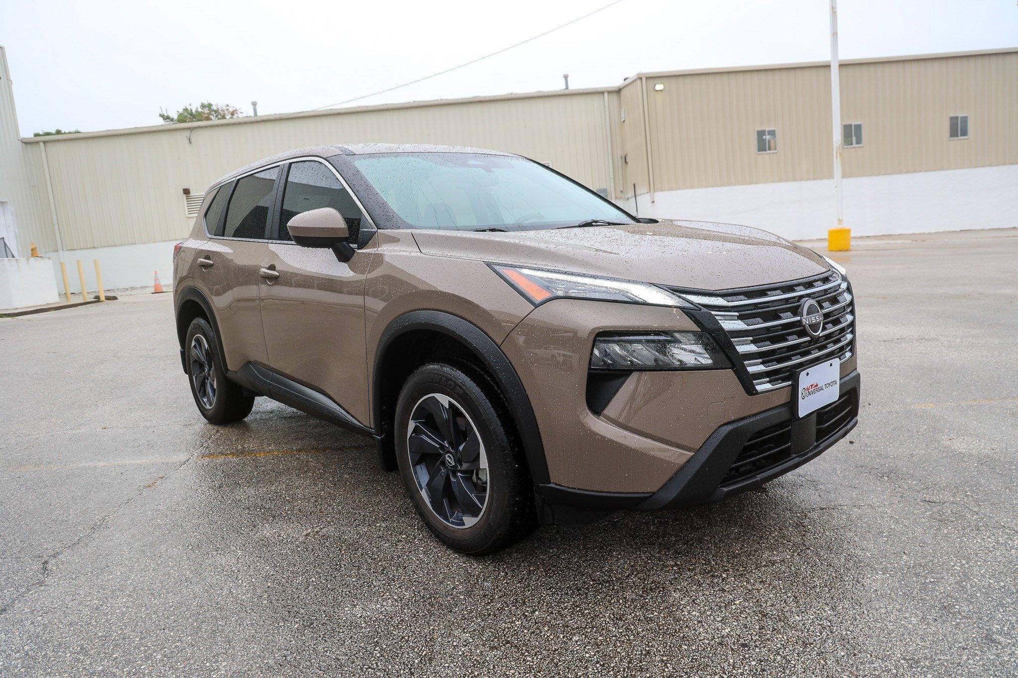 Used 2025 Nissan Rogue SV FWD image 5
