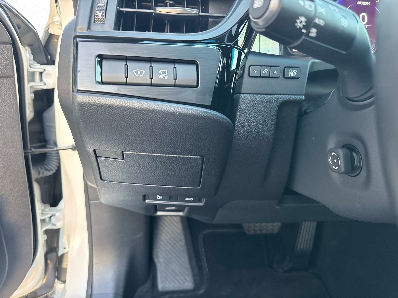 Certified 2022 Lexus ES 350 Ultra Luxury w/ Accessory Package FWD image 31