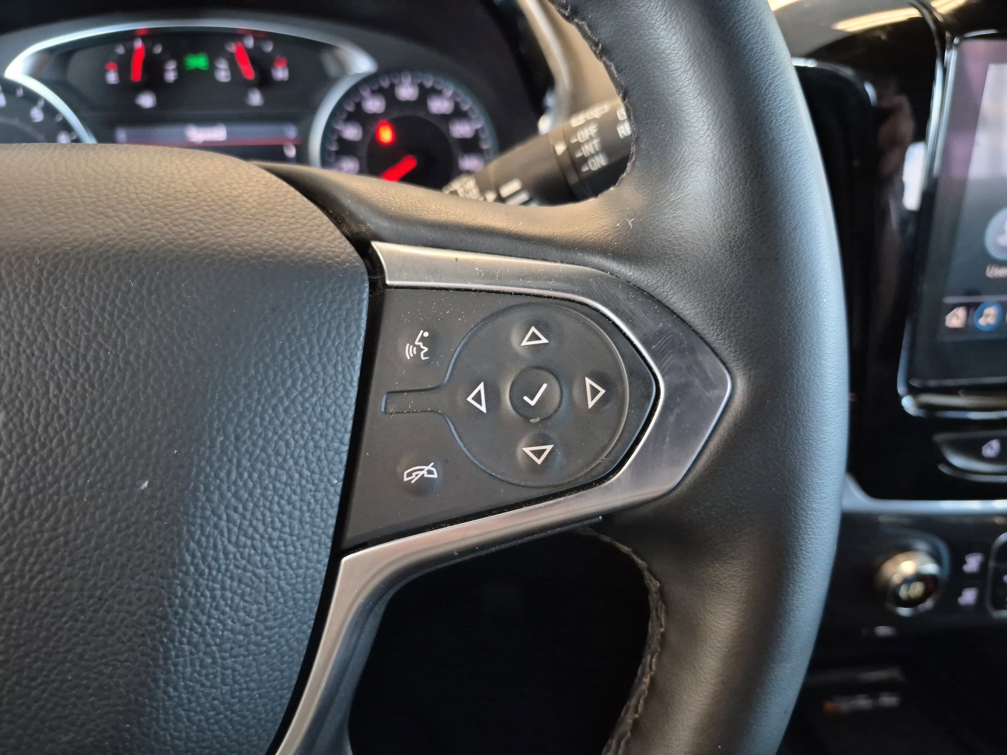 Used 2023 Chevrolet Traverse RS image 26