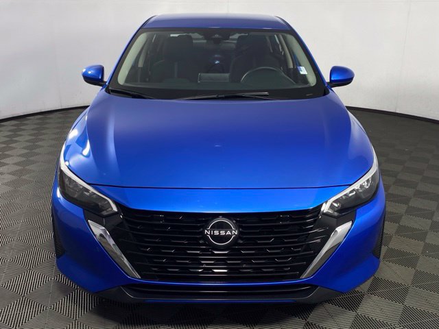 Used 2025 Nissan Sentra SV FWD image 2