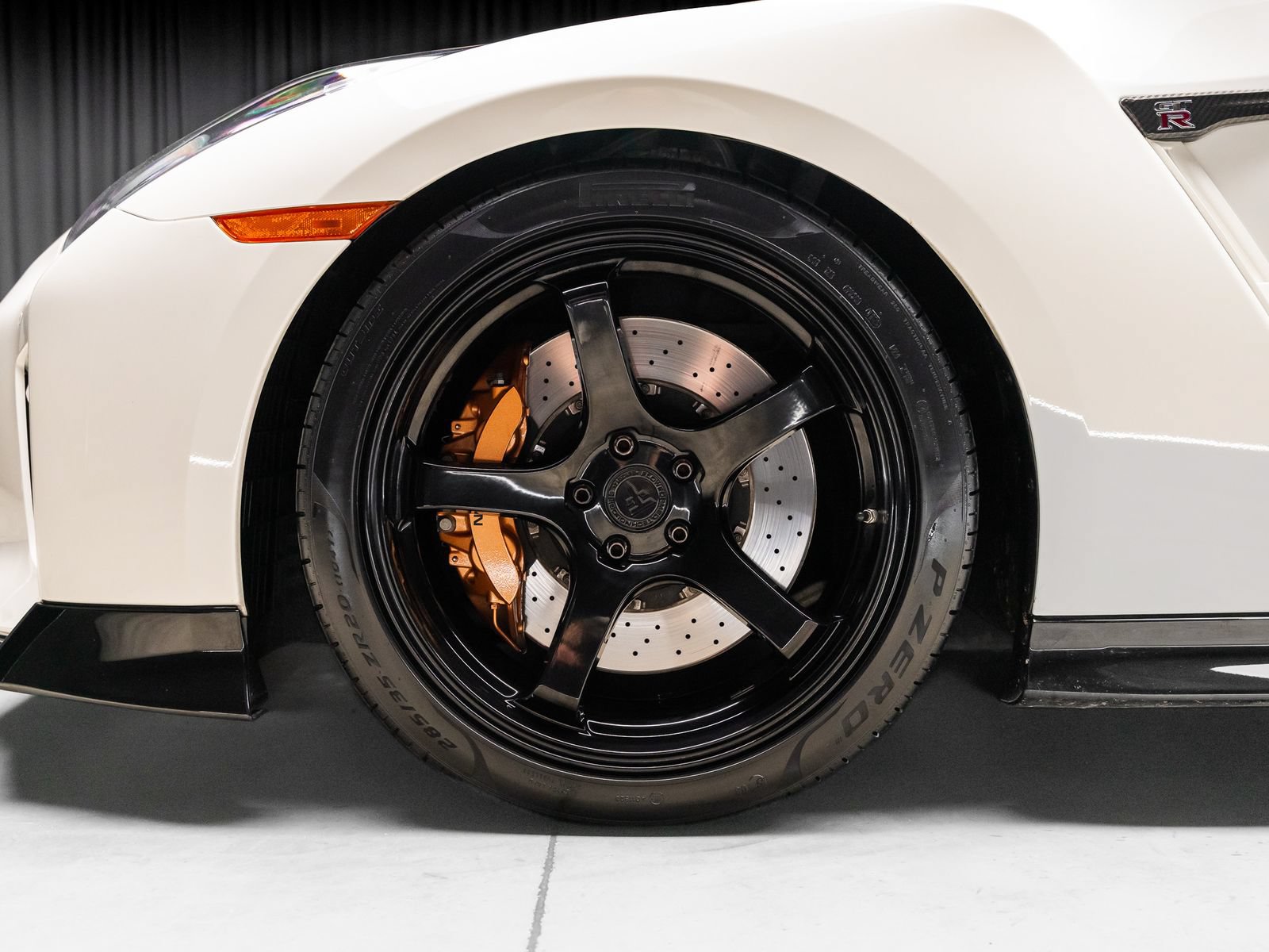 Used 2021 Nissan GT-R Premium AWD/4WD image 25