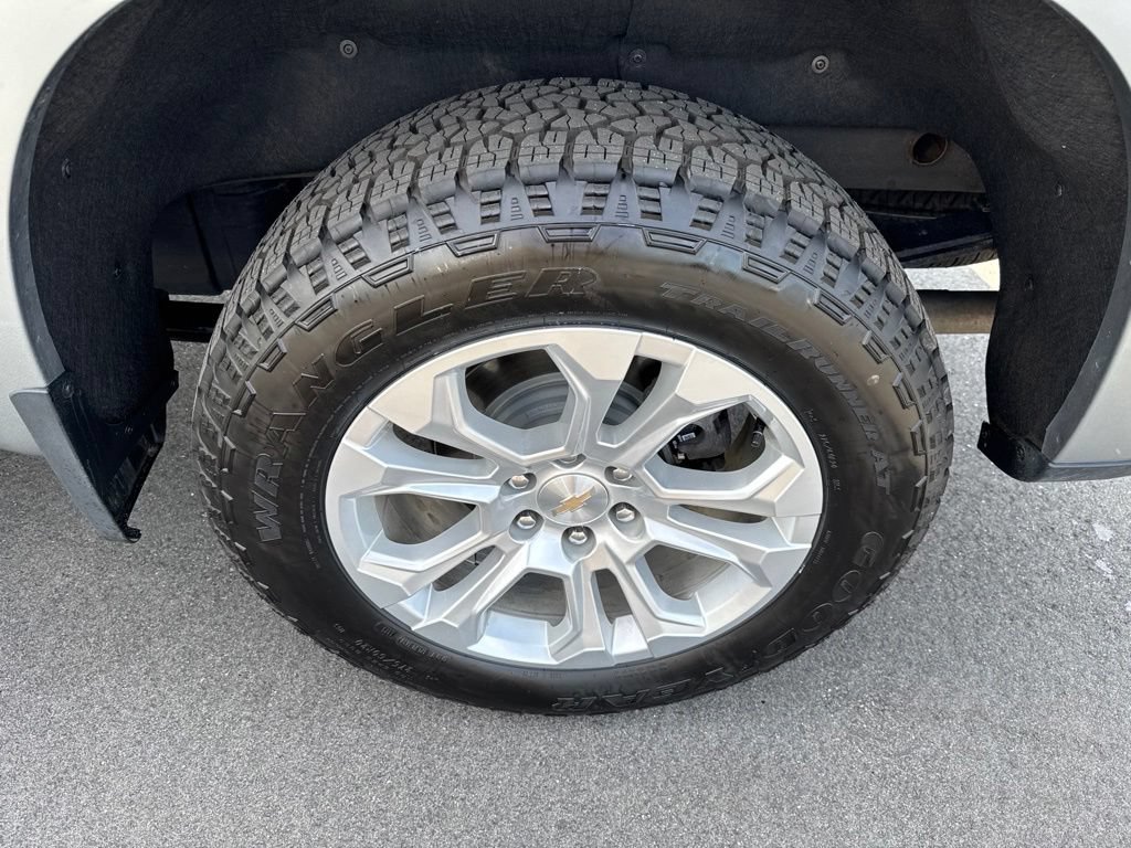 Used 2024 Chevrolet Silverado 1500 LTZ w/ LTZ Convenience Package II AWD/4WD image 12