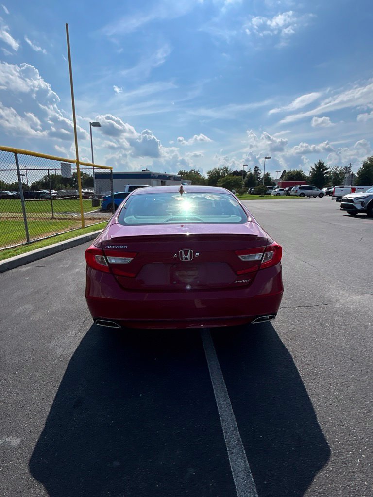 Used 2018 Honda Accord Sport image 4