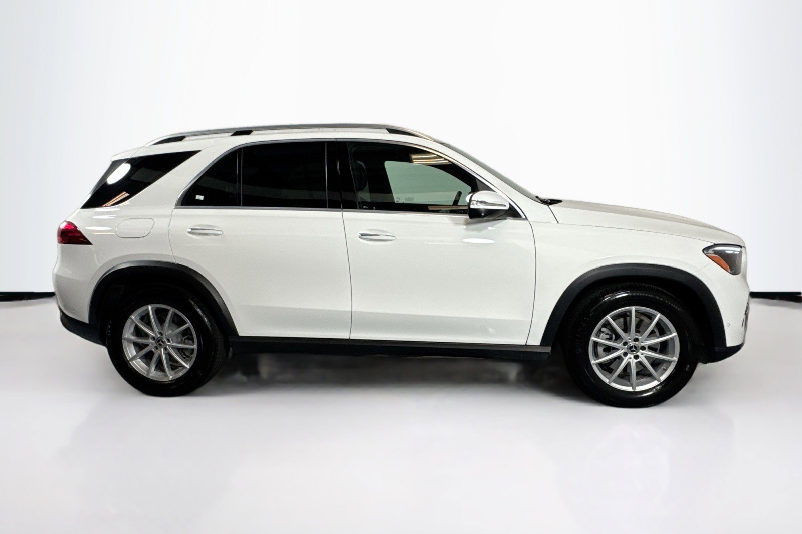Used 2025 Mercedes-Benz GLE 350 4MATIC image 4