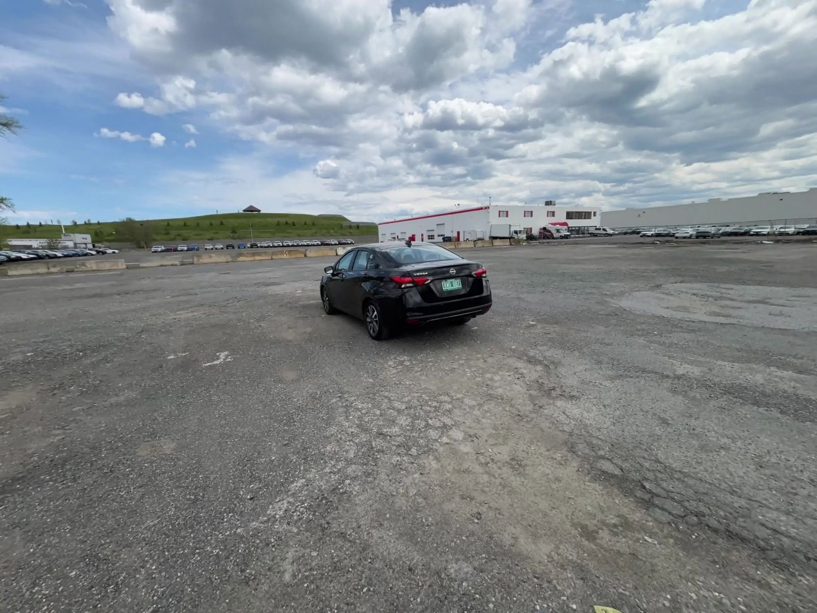 Used 2025 Nissan Versa SV FWD image 16