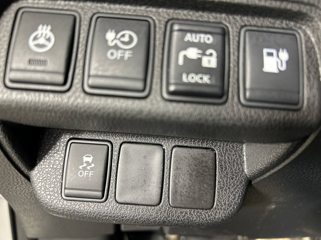 Used 2015 Nissan Leaf SV FWD image 13