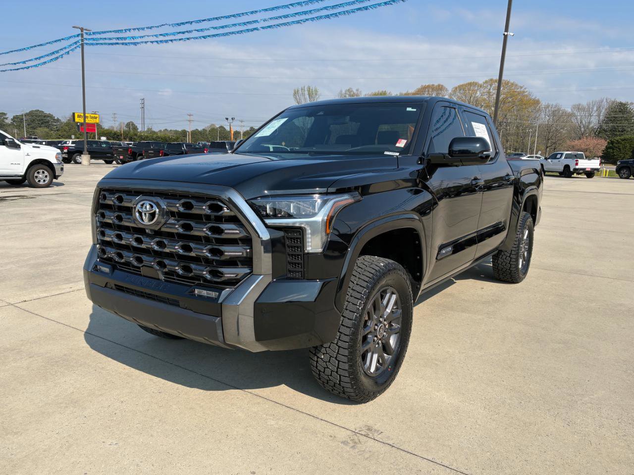 Used 2023 Toyota Tundra Platinum AWD/4WD image 2