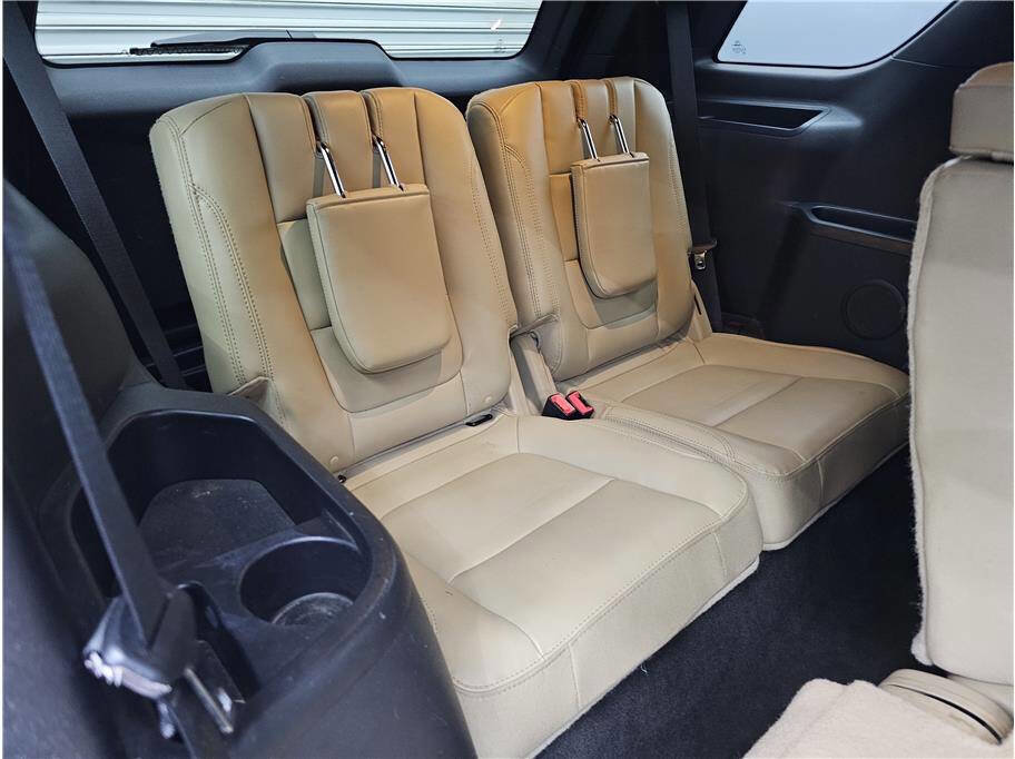 Used 2016 Ford Explorer XLT w/ Equipment Group 202A image 15