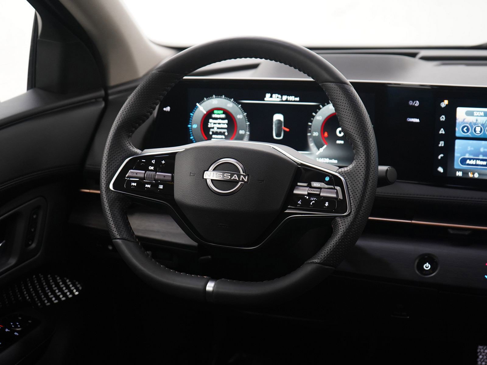 Used 2024 Nissan Ariya AWD image 13