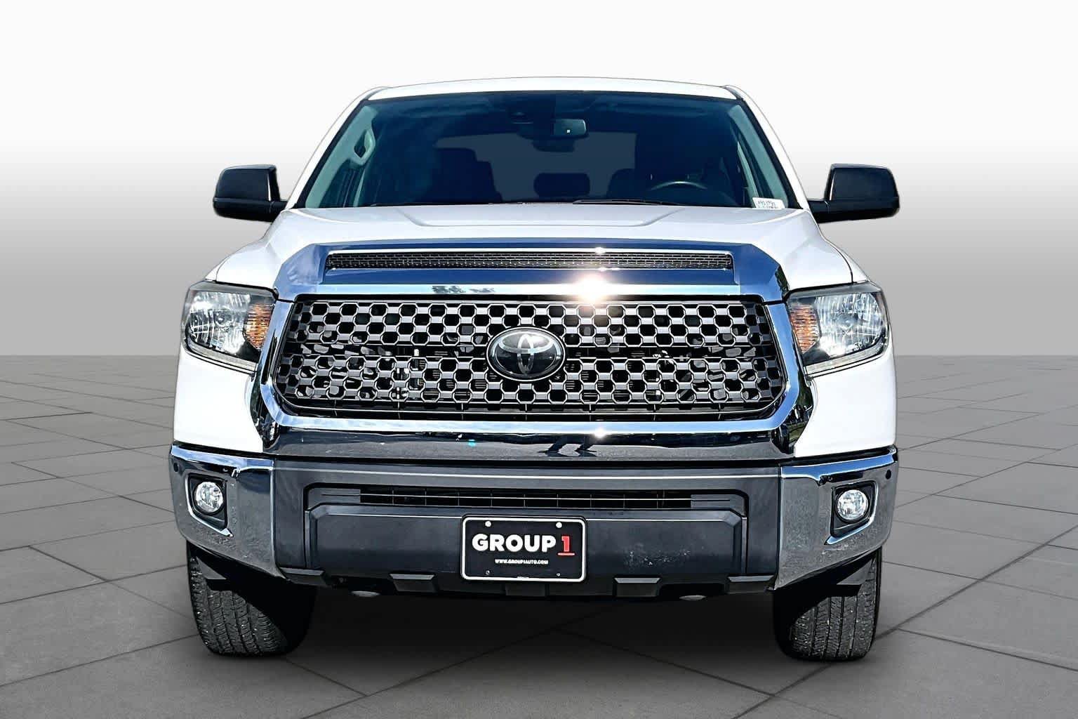 Used 2020 Toyota Tundra SR5 w/ SR5 Convenience Package AWD/4WD image 4