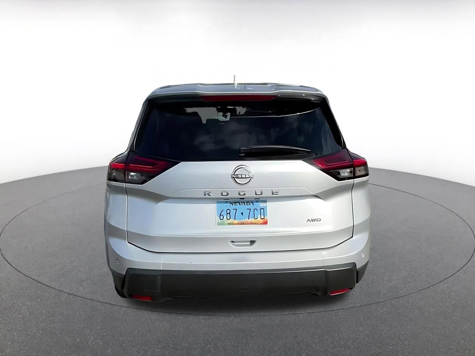 Used 2025 Nissan Rogue SV image 12