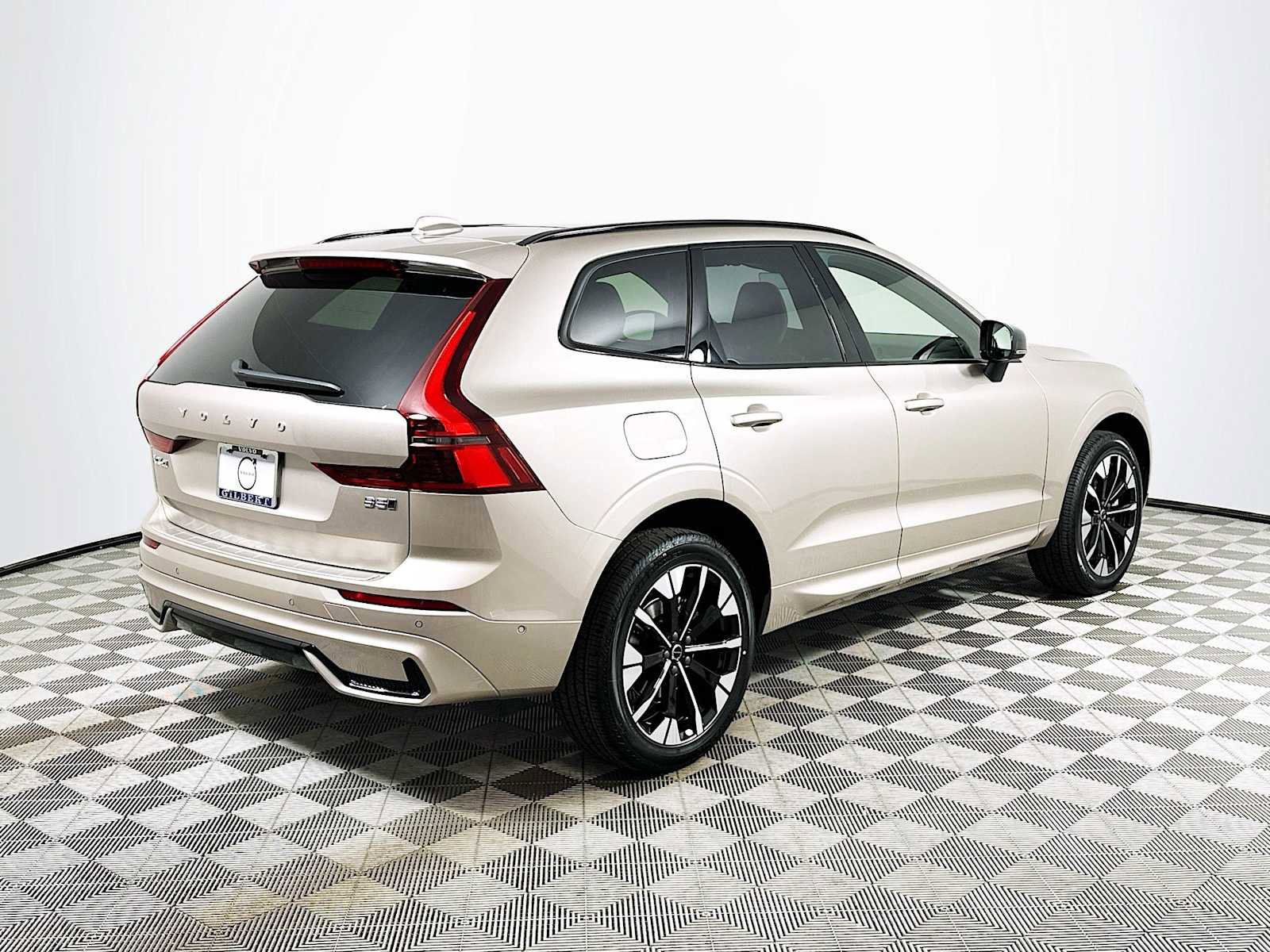 New 2026 Volvo XC60 B5 Plus w/ Protection Package Premier image 7