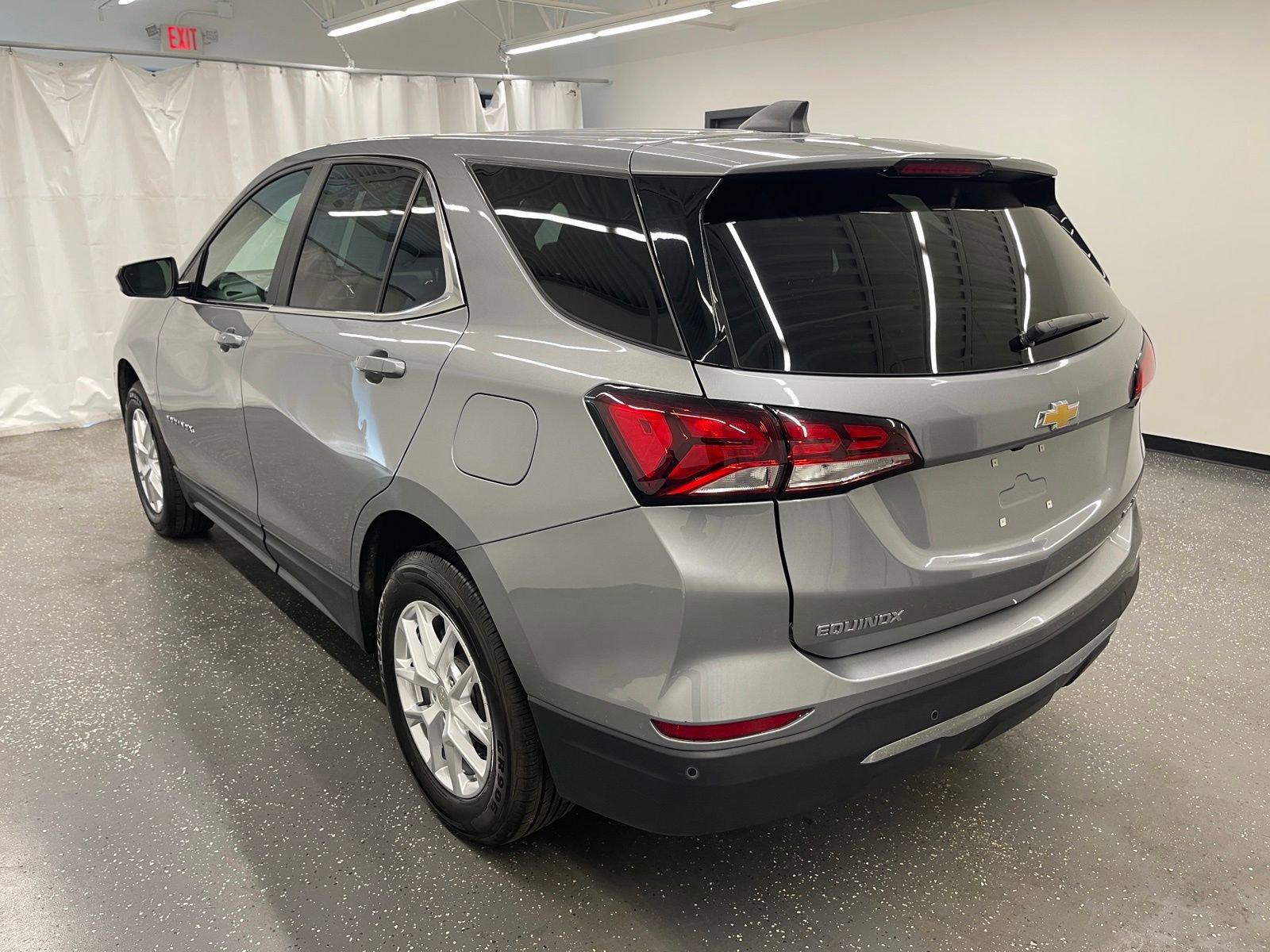 Used 2024 Chevrolet Equinox LT image 3