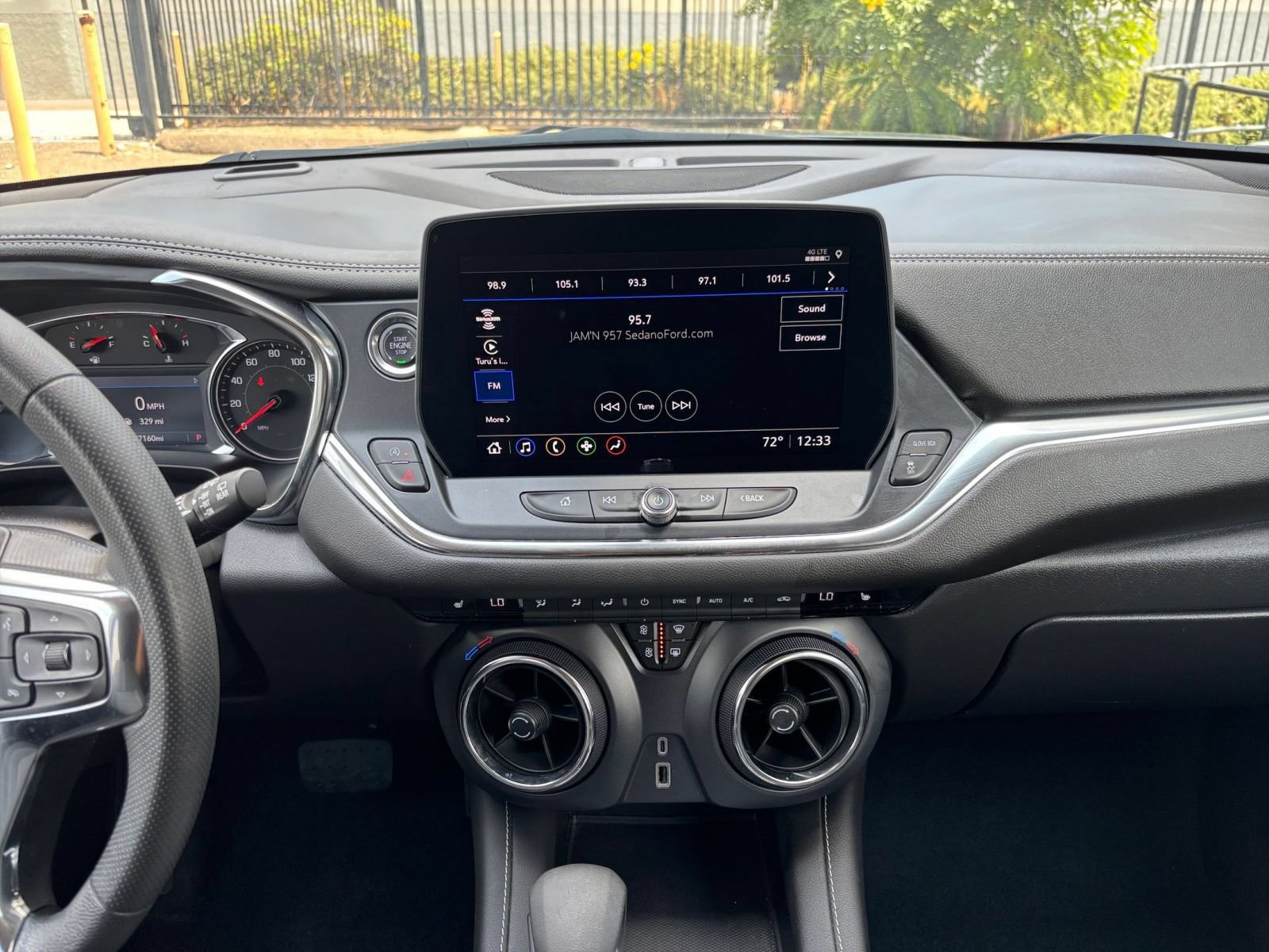 Used 2025 Chevrolet Blazer LT FWD image 14