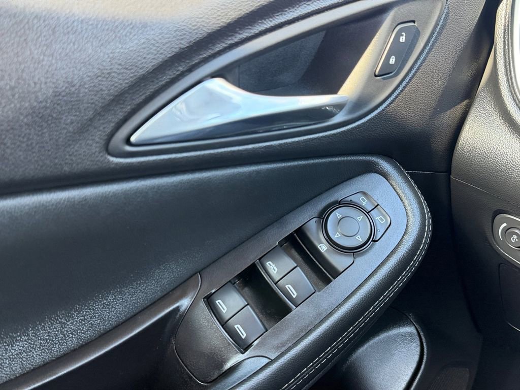 Used 2024 Buick Encore GX Sport Touring image 18