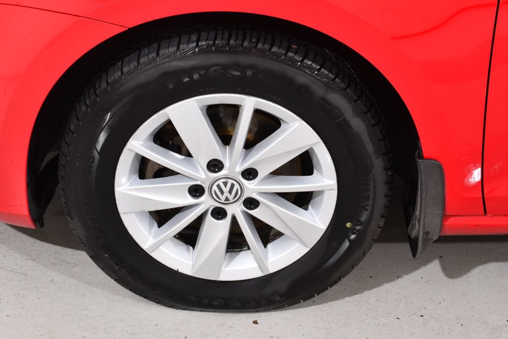 Used 2017 Volkswagen Golf S FWD image 23