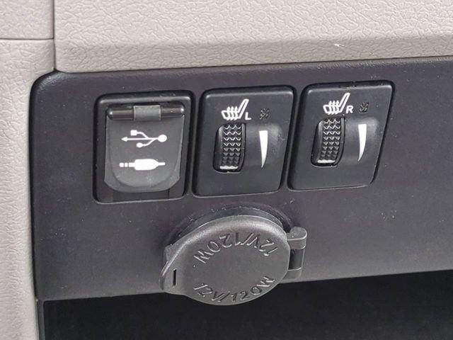 Used 2017 Toyota Sienna XLE w/ XLE Navigation Package AWD/4WD image 29