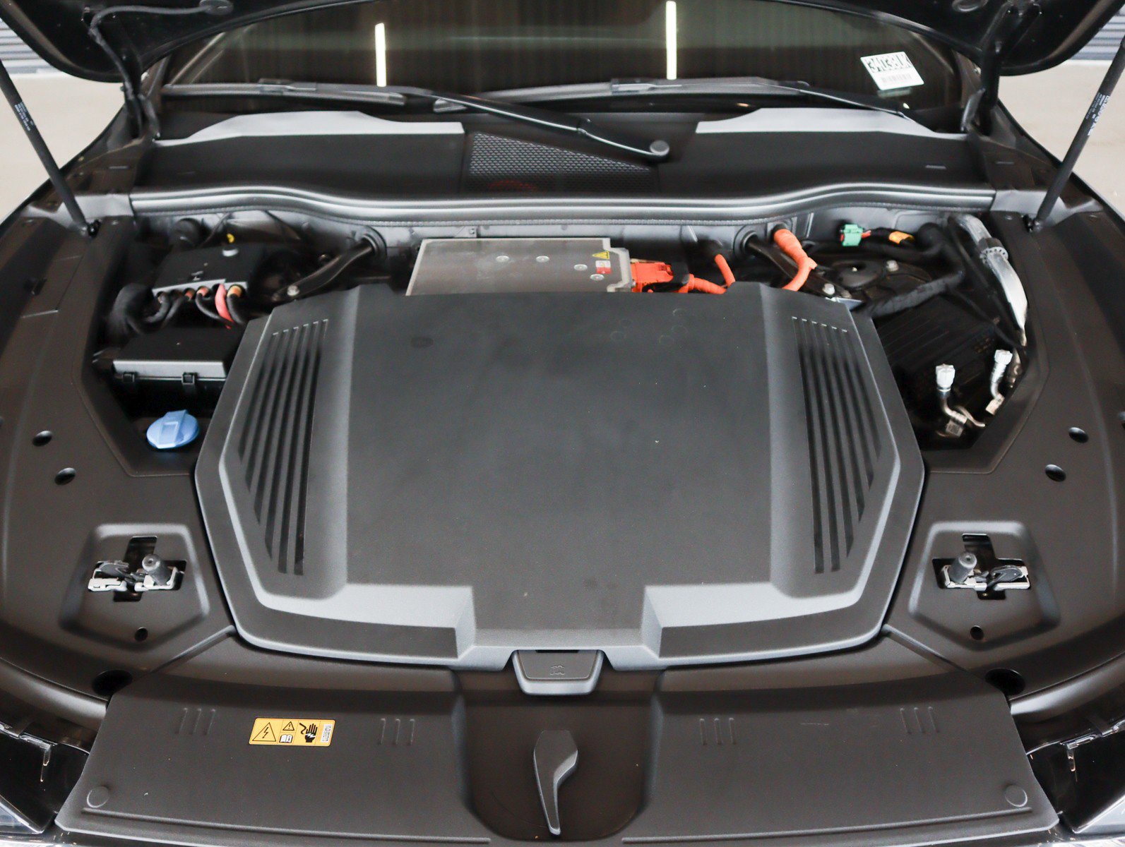 Used 2024 Audi Q8 e-tron Premium Plus w/ Premium Plus Package image 4