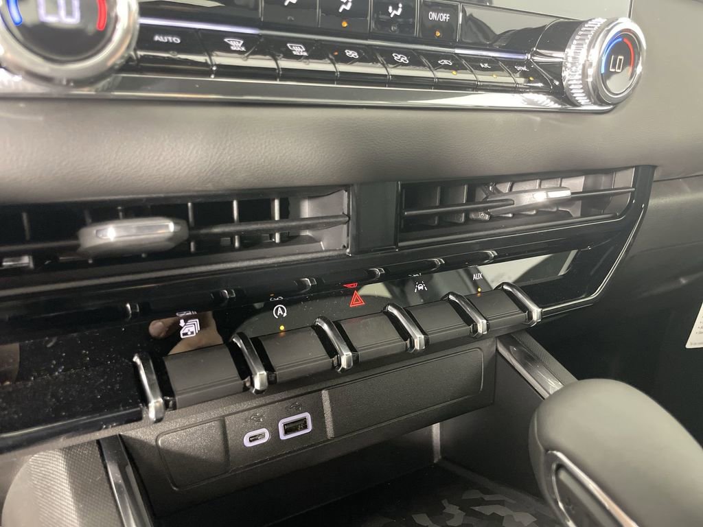 New 2026 GMC Canyon Elevation w/ Convenience Package image 18