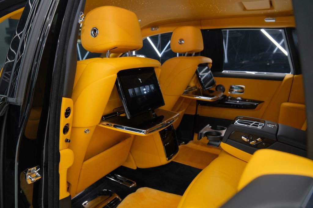 Used 2026 Rolls-Royce Phantom Sedan image 57