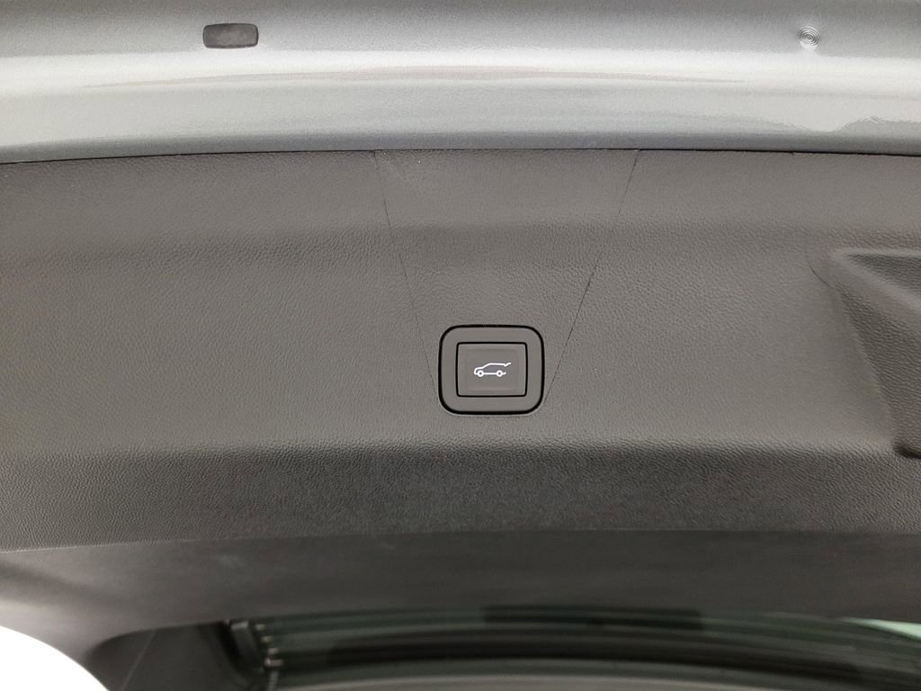 New 2026 Chevrolet Suburban Z71 w/ Comfort Package image 3