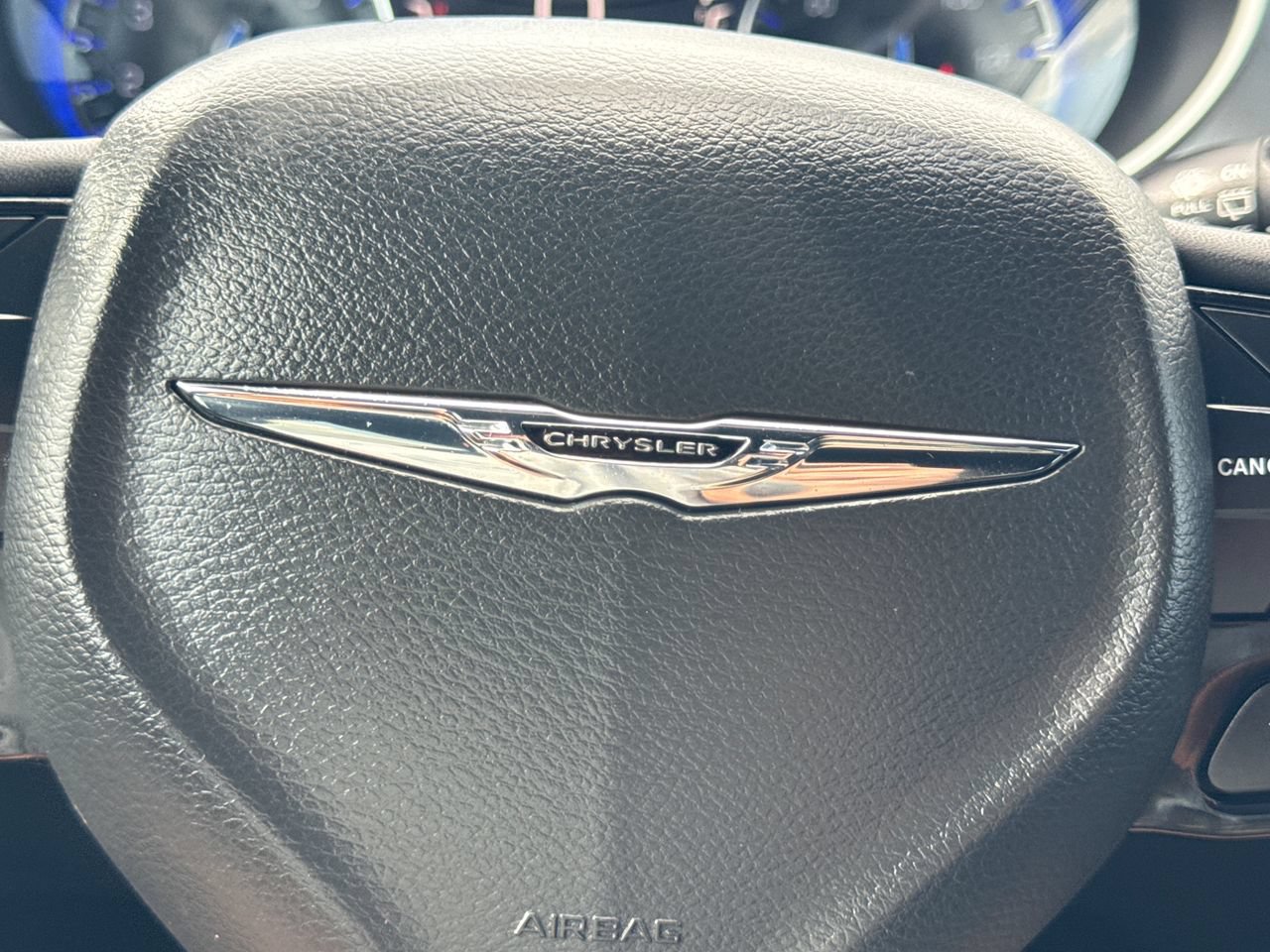 Used 2022 Chrysler Pacifica Touring-L w/ S Appearance Package FWD image 32
