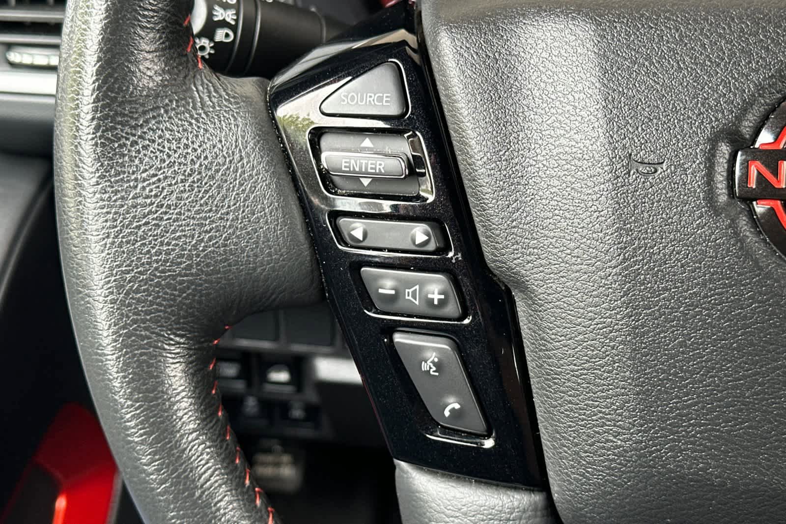Used 2024 Nissan Frontier PRO-4X w/ Pro Convenience Package image 25