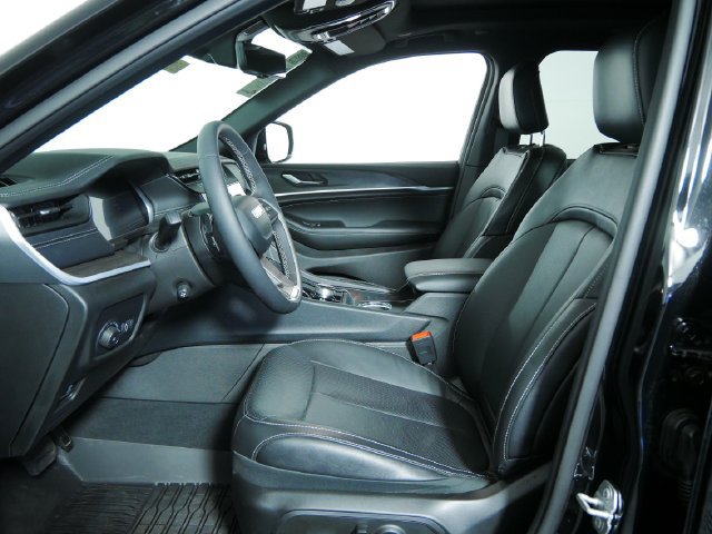 Used 2026 Jeep Grand Cherokee Limited AWD/4WD image 19