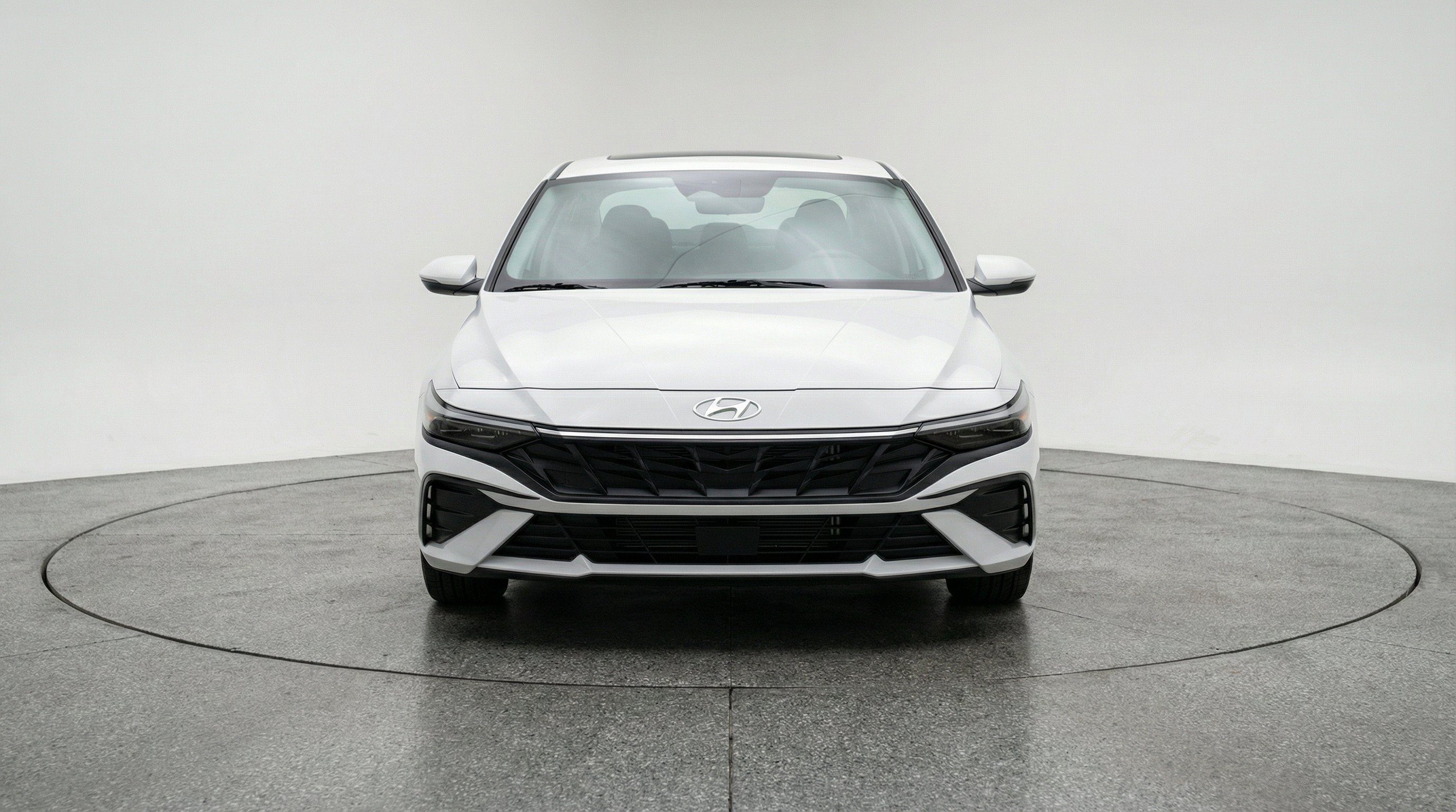 Used 2025 Hyundai Elantra SEL FWD image 2