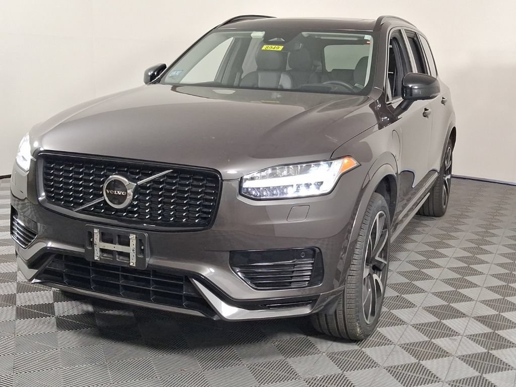 Certified 2023 Volvo XC90 T8 Ultimate AWD/4WD image 3