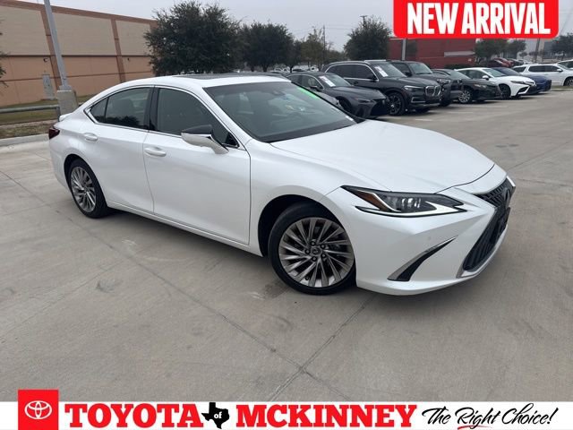 Used 2023 Lexus ES 300h w/ Luxury Package
