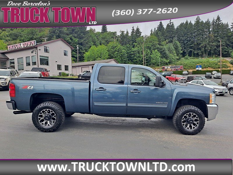 Used 2010 Chevrolet Silverado 2500 LTZ w/ Convenience Package image 2