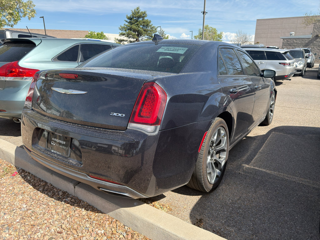 Used 2018 Chrysler 300 Touring w/ Sport Appearance Package image 6