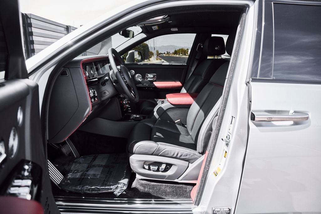 Used 2024 Rolls-Royce Phantom Sedan RWD image 44