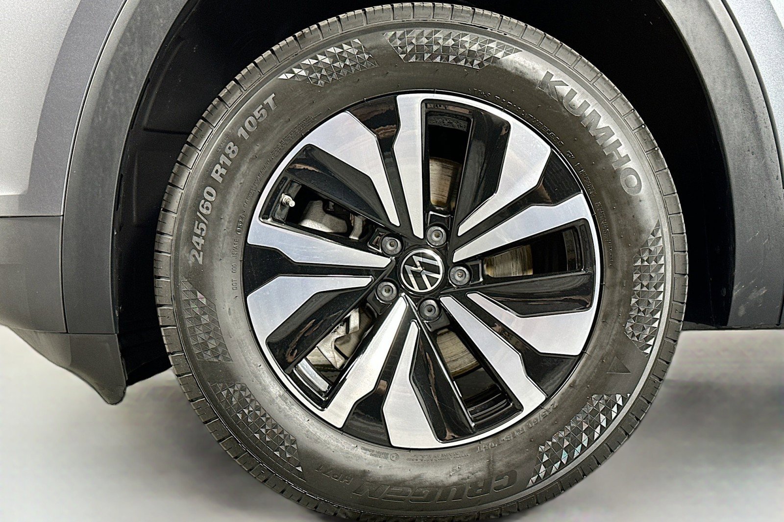 Used 2024 Volkswagen Atlas SE image 12