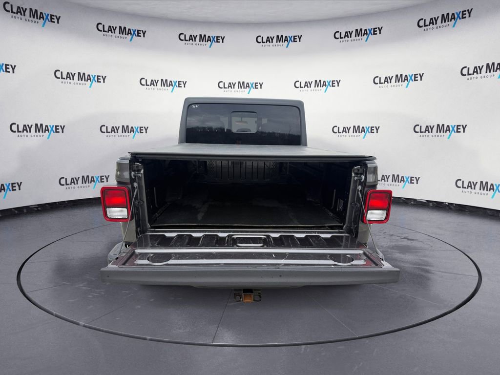 Used 2021 Jeep Gladiator Sport image 16