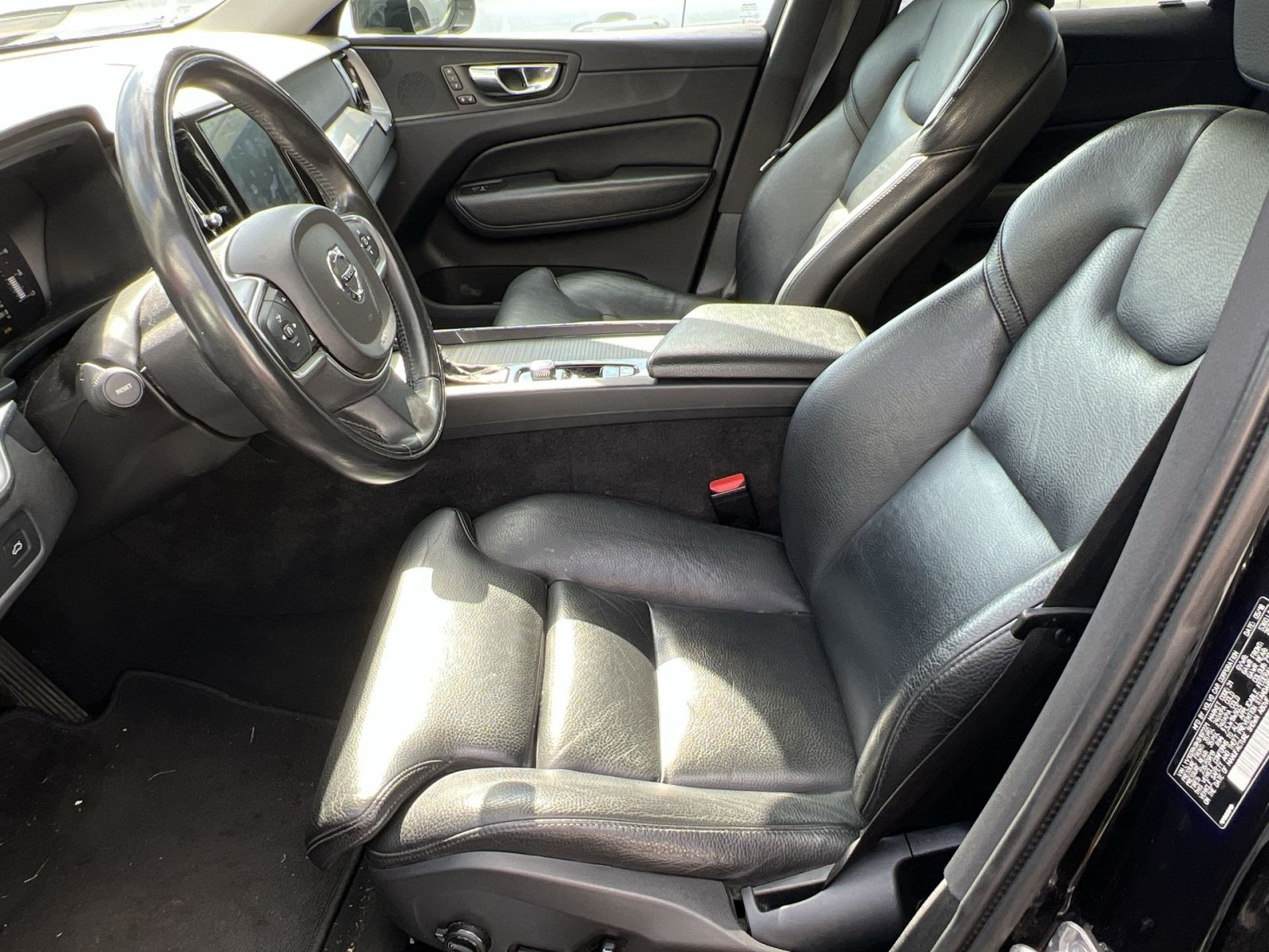 Used 2019 Volvo XC60 T5 Momentum w/ Premium Package AWD/4WD image 10