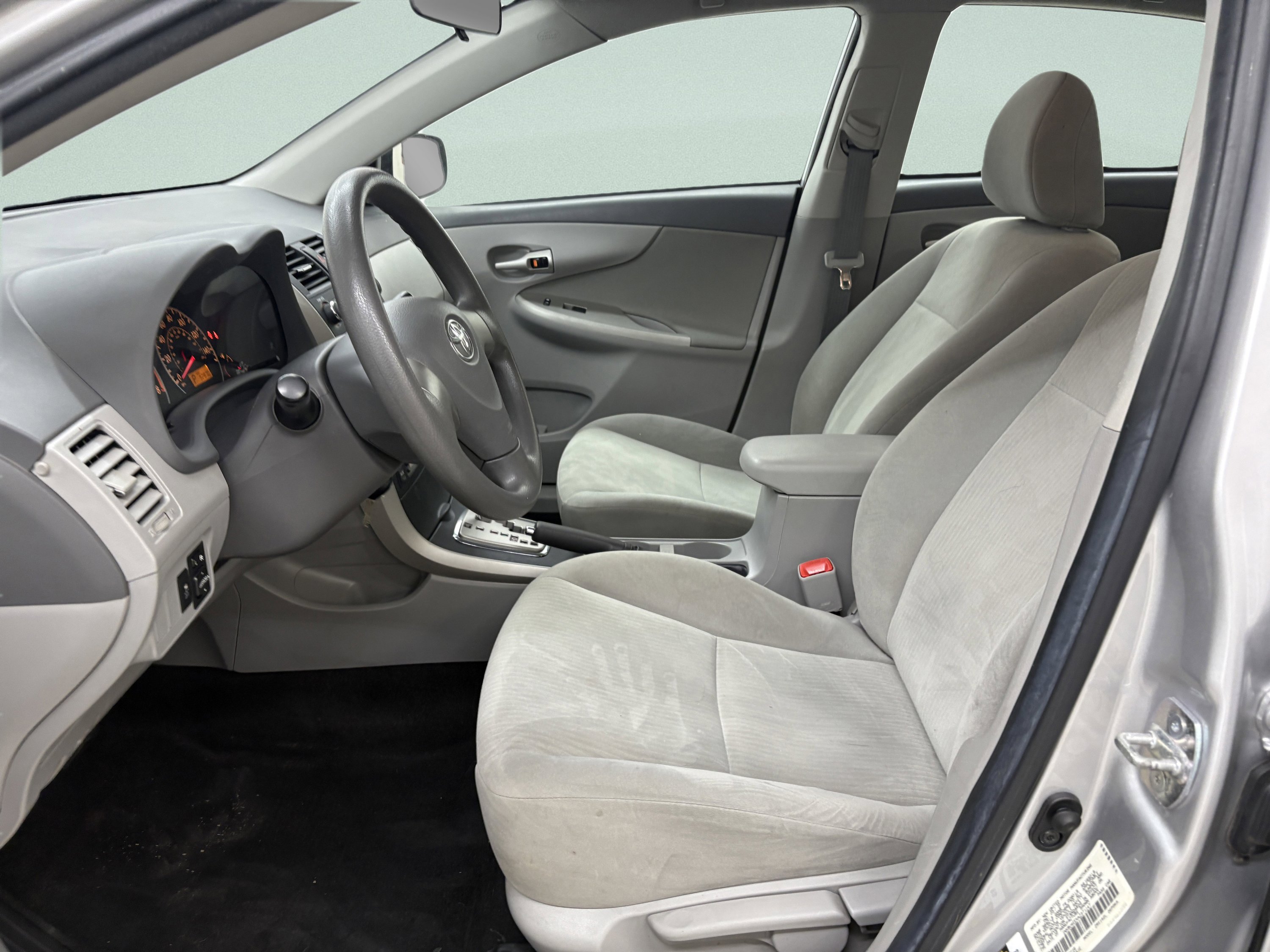Used 2010 Toyota Corolla LE image 11