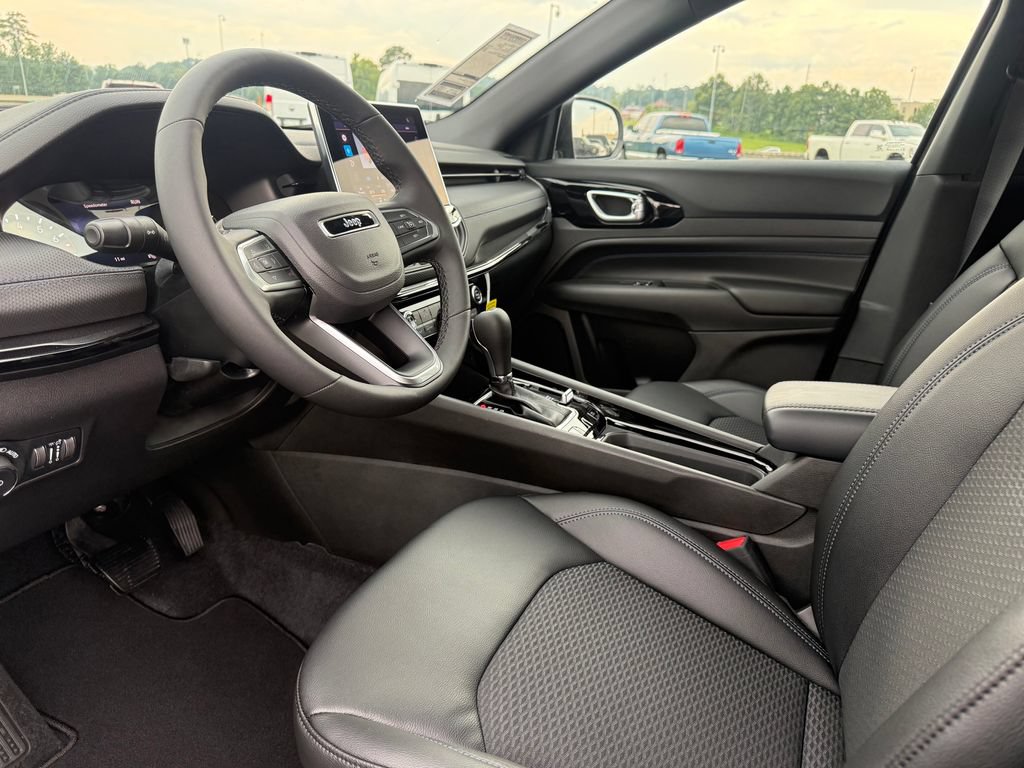 New 2026 Jeep Compass Latitude AWD/4WD image 4
