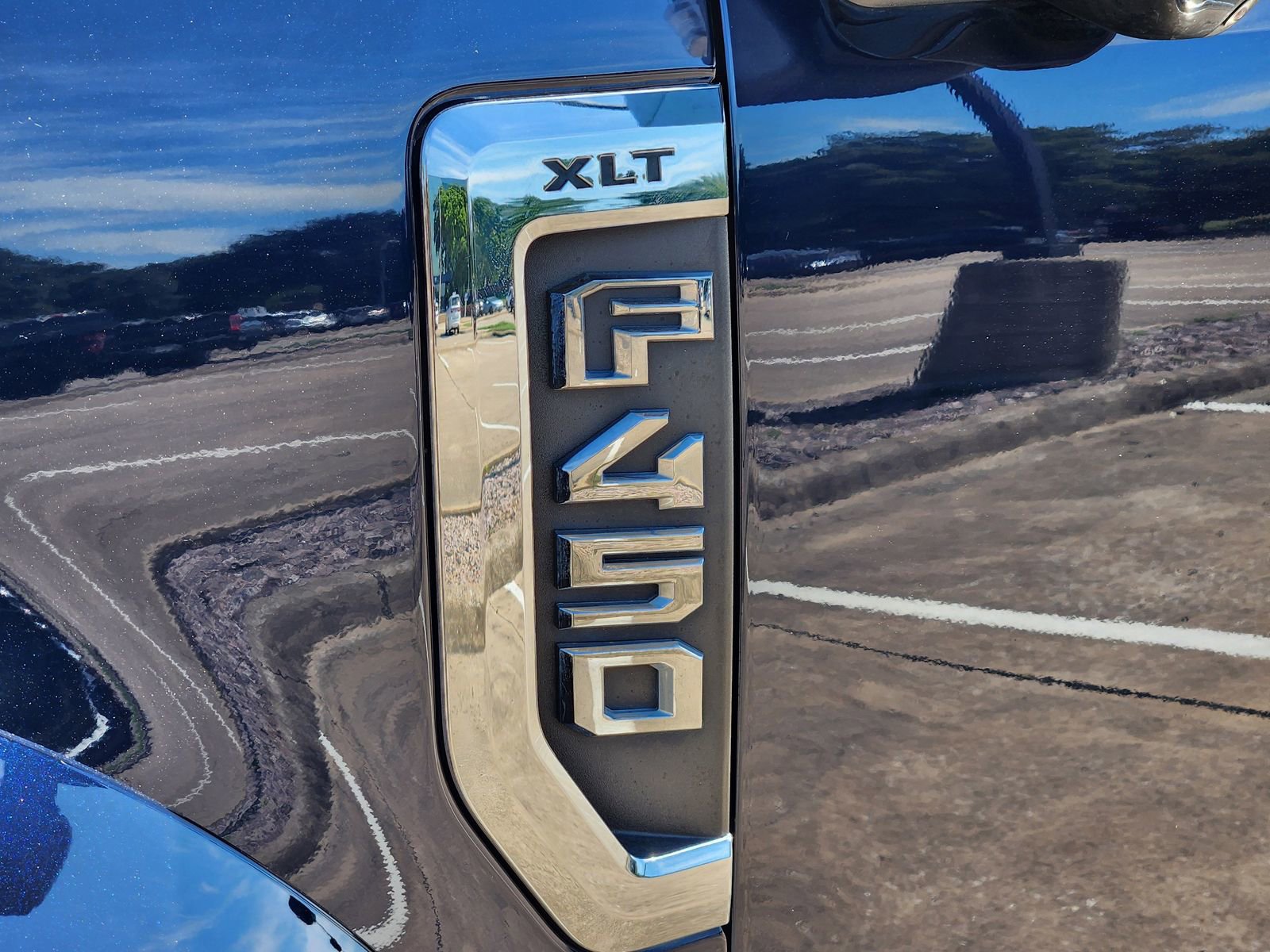 Used 2022 Ford F450 XLT w/ FX4 Off-Road Package AWD/4WD image 14