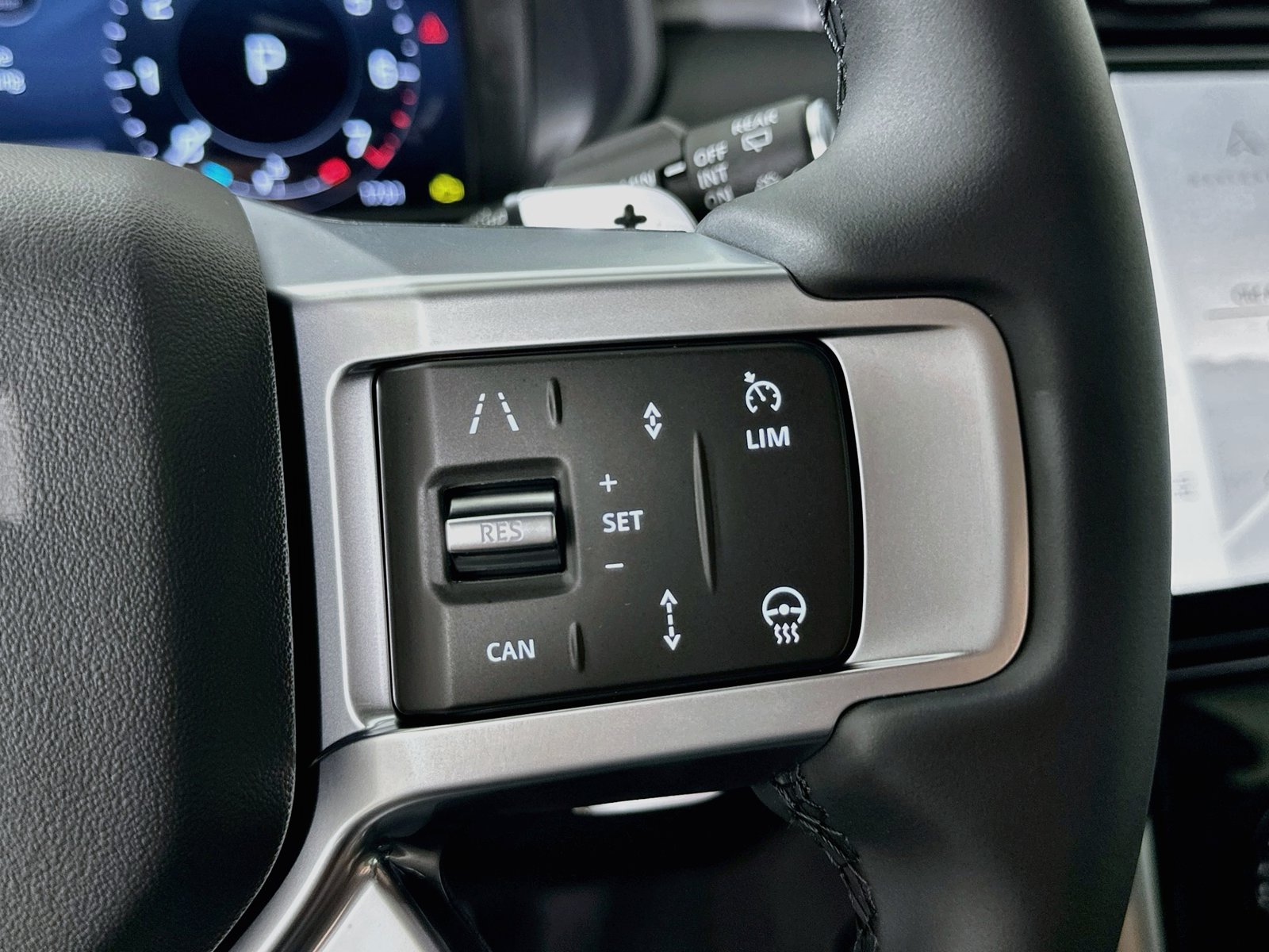 New 2026 Land Rover Discovery Limited Edition AWD/4WD image 20