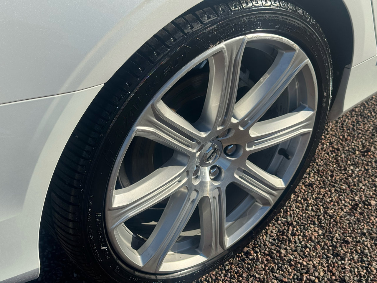 Used 2018 Volvo S90 T6 Inscription w/ Convenience Package image 19